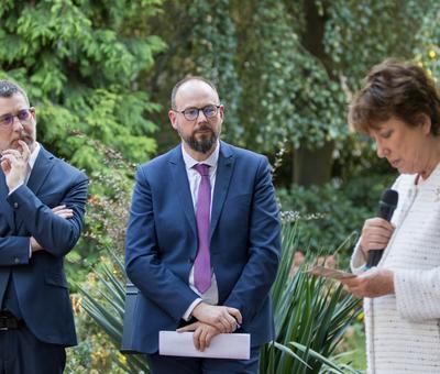 « Je suis venue pour Yannick. Il est un homme extraordinaire. J’espère que cet hôtel de Barneville sera un centre de ressources et qu’il fera des petits. Votre créativité, Yannick, c’est votre marque de fabrique. Je l’aime cet hôtel de Barneville. »